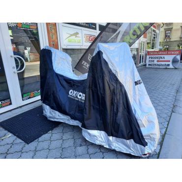 Venkovní, voděodolná plachta na motorku