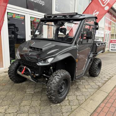 Čtyřkolka s vyhřívanou kabinou