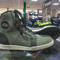 IOM TT 2244 CROSBY SUEDE boot GRY