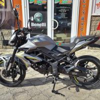 Benelli BN 125, šedá, Euro 5