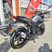 Benelli BN 125, šedá, Euro 5