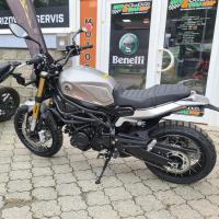 Leoncino 800 Trail šedá, Euro 5