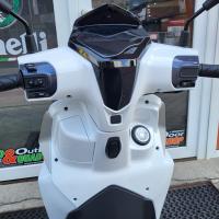 Symphony ST 125 L/C ABS BÍLÁ - EURO5, ZÁRUKA 4roky