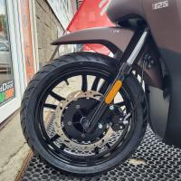 SYMPHONY 125 HNĚDÁ EURO5, ZÁRUKA 4 roky