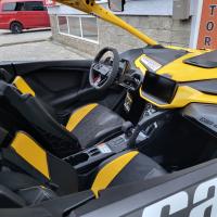 Maverick R RS DCT SAS 999T, MY24, Carbon Black & Neo Yellow