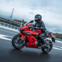 SRK 800 RR,E5+, 70/35kW, quickshifter, Brembo brzdy, PŘEDOBJEDNÁVKA
