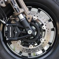 SRV 600 V černá, ZÁRUKA 3 ROKY, čtyřválec do V, navigace z telefonu