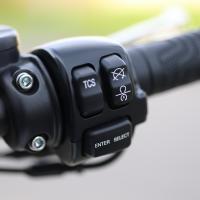 SRV 600 V černá, ZÁRUKA 3 ROKY, čtyřválec do V, navigace z telefonu