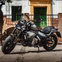 SRV 700 černá, ZÁRUKA 3 ROKY, 56/35 kW, navigace z telefonu