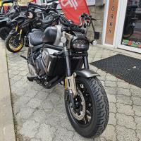 SRV 700 černá, ZÁRUKA 3 ROKY, 56/35 kW, navigace z telefonu