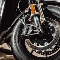 SRV 700 černá, ZÁRUKA 3 ROKY, 56/35 kW, navigace z telefonu