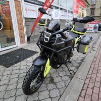 SVT 650X, černá 3 roky záruka, KUFRY ZA 5.000 Kč + PADACÍ RÁM ZDARMA