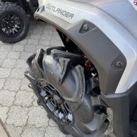 Outlander 1000R XMR MY25 INT, Hyper Silver/ Legion red