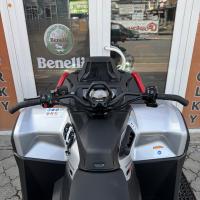 Outlander 1000R XMR MY25 INT, Hyper Silver/ Legion red