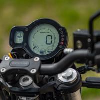 SRV 550, ZÁRUKA 3 ROKY, ř.p. A2, ABS, Stylový stroj