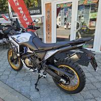800 Rally, záruka 4 roky, vypínatelné ABS a TCS, kamera