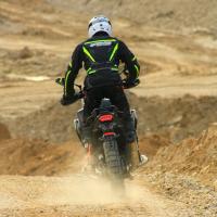 800 Rally, záruka 4 roky, vypínatelné ABS a TCS, kamera