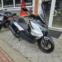 SR3 250i, ABS, TCS, Full led osvětlení, USB