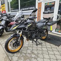 SRT 900 SX, černá