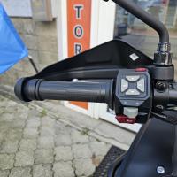 625 DSX, padací rám, drátěná kola, vyhřívané sedlo a rukojeti