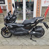 ADX 125i LC ABS E5+ černá