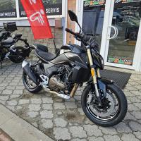 SRK 600, ZÁRUKA 3 ROKY, 41/35kW, navigace z telefonu, Brembo
