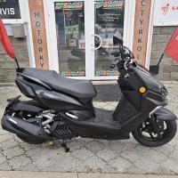 Buck 125 E5+ bílá, černá, FULL led osvětlení, kapalinou chlazený