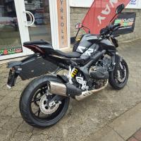 SRK 800, tempomat, jízdní režimy, oboustranný quickshifter