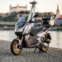 ATR 125, kufr zdarma, hybridní pohon, ABS, kontrola trakce