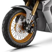 ATR 125, kufr zdarma, hybridní pohon, ABS, kontrola trakce