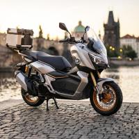 ATR 125, kufr zdarma, hybridní pohon, ABS, kontrola trakce