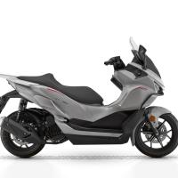 Fort 125 N, hybridní pohon, ABS, kontrola trakce