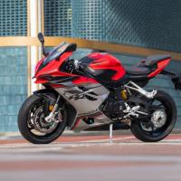 SRK 921 RR, oboustranný quickshifter, jízdní režimy