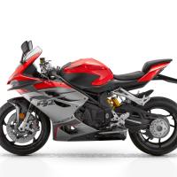 SRK 921 RR, oboustranný quickshifter, jízdní režimy