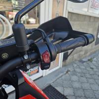 SRT 125 DX, Navigace a zrcadlení, bohatá cestovní výbava