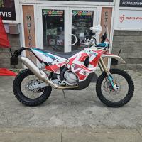 450 RALLY červená