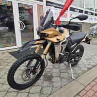 800X Rally, silný motor, velké zdvihy, velká světlá výška