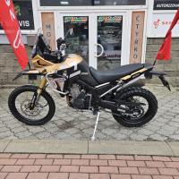 800X Rally, silný motor, velké zdvihy, velká světlá výška