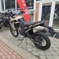 800X Rally, silný motor, velké zdvihy, velká světlá výška