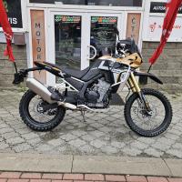 800X Rally, silný motor, velké zdvihy, velká světlá výška