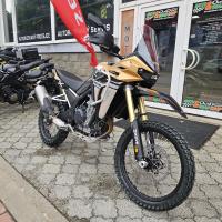 800X Rally, silný motor, velké zdvihy, velká světlá výška