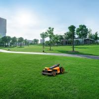 Terranox CM240M1E pro trávníky až 24.000 m²