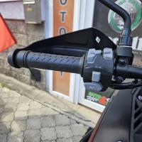 625 DSX, padací rám, drátěná kola, 47/35 kW,  Tour edice vč. 3 ks kufrů