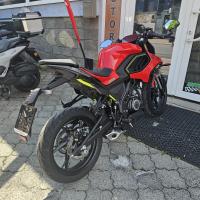 SRK 125 J, ABS, TCS, široká zadní guma 140/60R17, TFT displej