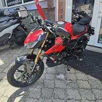 SRK 125 J, ABS, TCS, široká zadní guma 140/60R17, TFT displej