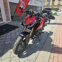 SRK 125 J, ABS, TCS, široká zadní guma 140/60R17, TFT displej