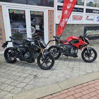 SRK 125 J, ABS, TCS, široká zadní guma 140/60R17, TFT displej
