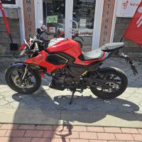 SRK 125 J, ABS, TCS, široká zadní guma 140/60R17, TFT displej