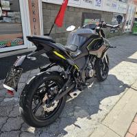 SRK 125 J, ABS, TCS, široká zadní guma 140/60R17, TFT displej