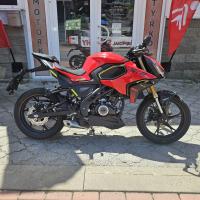 SRK 125 J, ABS, TCS, široká zadní guma 140/60R17, TFT displej